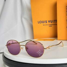 Picture of Louis Vuitton Sunglasses _SKUfw75179603fw